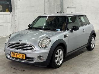 damaged passenger cars Mini Mini 1.4 16V One Hatchback  Benzine 1.397cc 70kW (95pk) FWD 2007/5