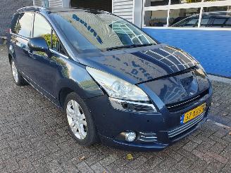 Avarii autoturisme Peugeot 5008 1.6 THP Allure 7 persoons 2012/6