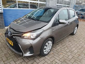 Damaged car Toyota Yaris 1.5 Hybrid Trend 2016/2