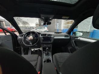 Volkswagen Tiguan 1.4 TSI Comfortline Business R-line picture 19