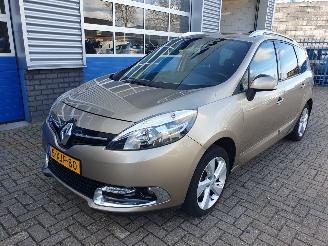 Damaged car Renault Grand-scenic 1.2 TCe R-Cinéma 2014/8