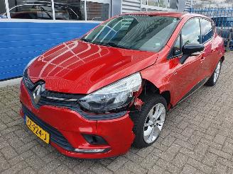 Vaurioauto  passenger cars Renault Clio 0.9 TCe Limited 2016/11