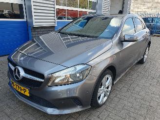 Unfallwagen Mercedes A-klasse 180 Prestige Automaat 2016/8