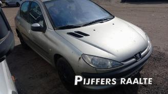Peugeot 206 206 (2A/C/H/J/S), Hatchback, 1998 / 2012 1.4 16V picture 4