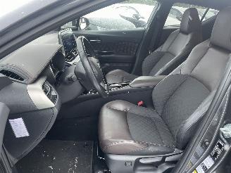 Toyota C-HR 1.8 Hybrid Bi-Tone dealer onderhouden auto prachtig!!! picture 6
