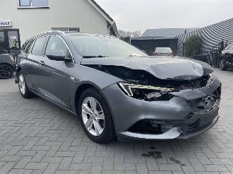 krockskadad bil auto Opel Insignia SPORTS TOURER 1.5 Turbo Business Executive 2020/2