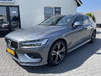 Vaurioauto  passenger cars Volvo V-60 2.0 T6 Twin Engine AWD Inscription N.A.P NL AUTO PRACHTIG!!!! 2020/2