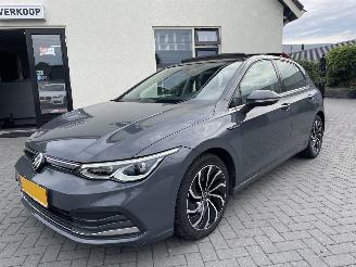 Schadeauto Volkswagen Golf 1.5 TSI 1st EDITION 2020/3