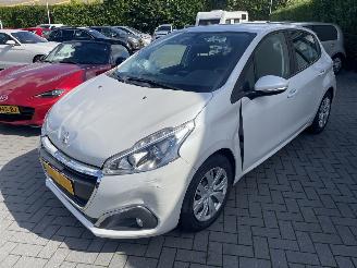 Peugeot 208 1.2 PureTech Blue Lion N.A.P NL AUTO PRACHTIG!!! picture 6