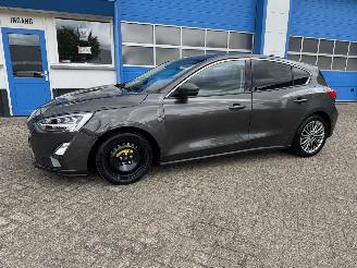 Schadeauto Ford Focus 1.0 ECOBOOST  TITANIUM  BUSINESS 2018/11