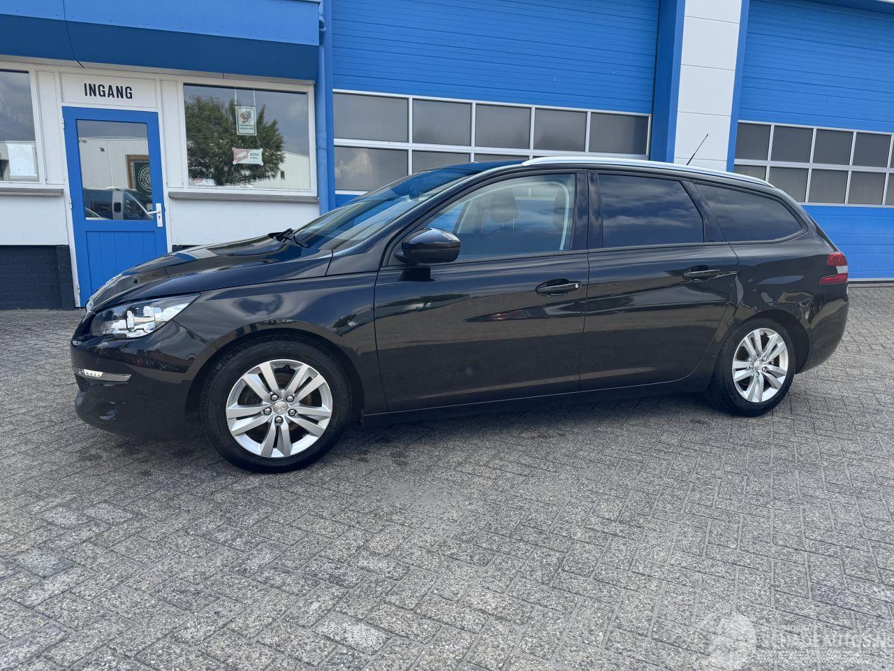 Peugeot 308 1.2 PURE TECH  BLUE LION