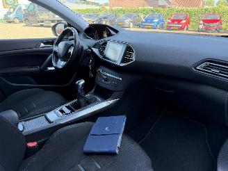 Peugeot 308 1.2 E-THP  ALLURE picture 14