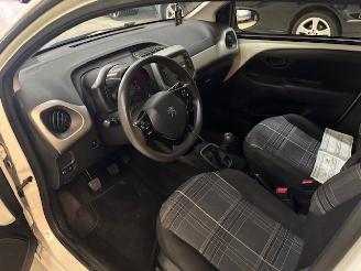 Peugeot 108 1.0 5-drs airco Nap picture 9