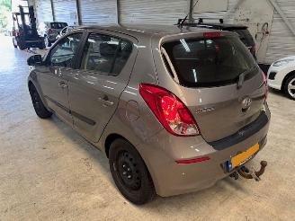 Vaurioauto  passenger cars Hyundai I-20 1.2i Vision 5-drs Airco 2012/6