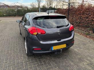 krockskadad bil auto Kia Cee d 1.6 GDI Super Pack 135pk 2012/7