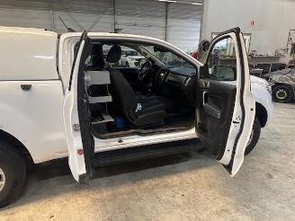 Ford Ranger 2.0D Super Cab XLT 4WD picture 10