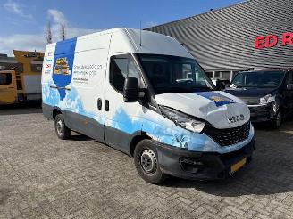 Iveco Daily 2.3 L2H3 Automaat  NAP picture 4