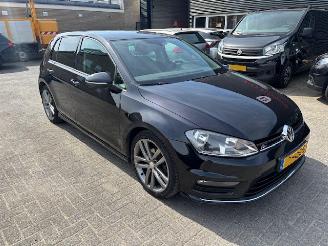 Schadeauto Volkswagen Golf 1.2 TSI Edition R 2015/8