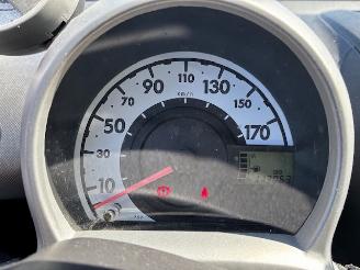 Peugeot 107 1.0 5-drs airco Nap picture 13