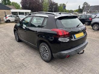 Schadeauto Peugeot 2008 1.2 PureTech  ( km 39.855 Nap) 2017/12