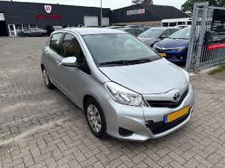 Schadeauto Toyota Yaris 1.0 5-drs airco 2013/2