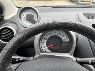 Peugeot 107 1.0 12v 5-drs airco picture 13