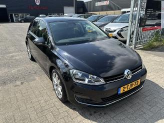 Damaged car Volkswagen Golf 1.2 TSI 5-drs Highline 2014/2