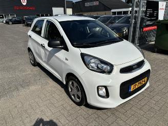 Schadeauto Kia Picanto 1.0 5-drs Plusline 2016/6