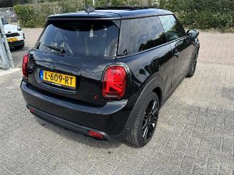 Mini Electric MINI Yours 33 kWh Pano picture 7
