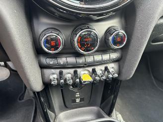 Mini Electric MINI Yours 33 kWh Pano picture 22