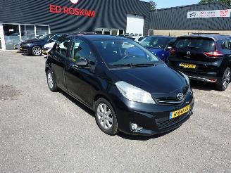 krockskadad bil auto Toyota Yaris 1.3 VVT-I ASPIRATION 2014/9