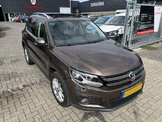 damaged passenger cars Volkswagen Tiguan 1.4 TSI  Sport&Style Pano 160pk 2012/6
