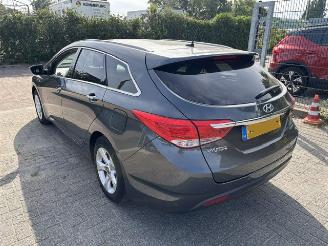 Vaurioauto  passenger cars Hyundai I-40 1.6 GDI Business Edition NAP 2013/9