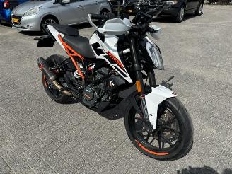 uszkodzony motocykle KTM 125 Duke 125 Duke Abs 2018/6