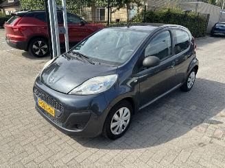 Peugeot 107 1.0 5-drs airco nap picture 3
