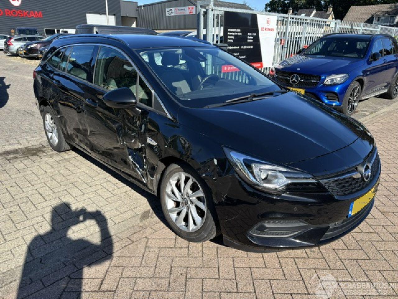 Opel Astra 1.2 Sports Tourer  NAP
