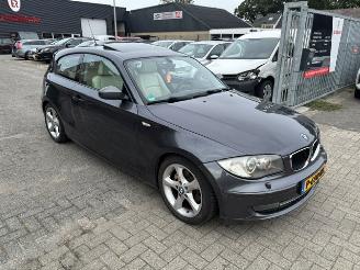 BMW 1-serie 120i  Sport clima 170pk picture 2
