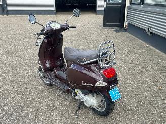Vespa  LX 50 4T picture 3