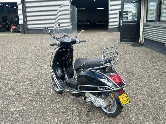 Vespa  Sprint 50 4T picture 3