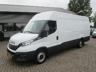 krockskadad bil bedrijf Iveco Daily 35S16V 2.3 410 H2 automaat 2021/5