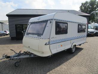 krockskadad bil caravan Hobby  10 De luxe 1995/4