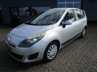 uszkodzony samochody osobowe Renault Grand-scenic 1.6 Business 7P 2010/1