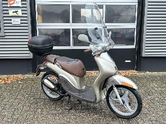 danneggiata scooter Yamaha  Why 50 2000/6