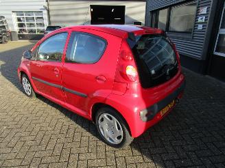 Peugeot 107 1.0-12V XS 5drs picture 3