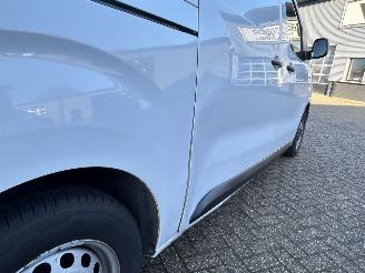 Peugeot Expert 2.0 BlueHDI 120 Standard Automaat picture 28