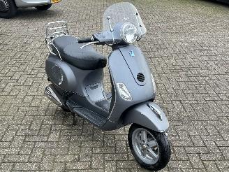 Vespa  LX 50 4T picture 7