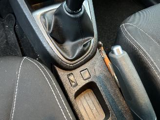 Renault Clio 0.9 TCE Limited picture 17