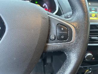 Renault Clio 0.9 TCE Limited picture 20