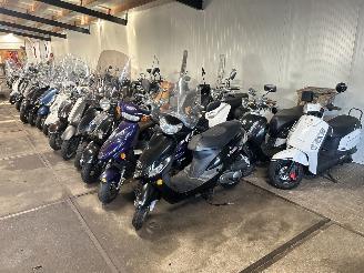 Overige  Partij 53 scooters picture 2