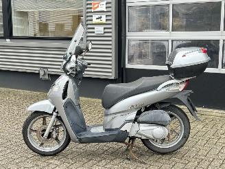 Honda SH 150 I picture 2